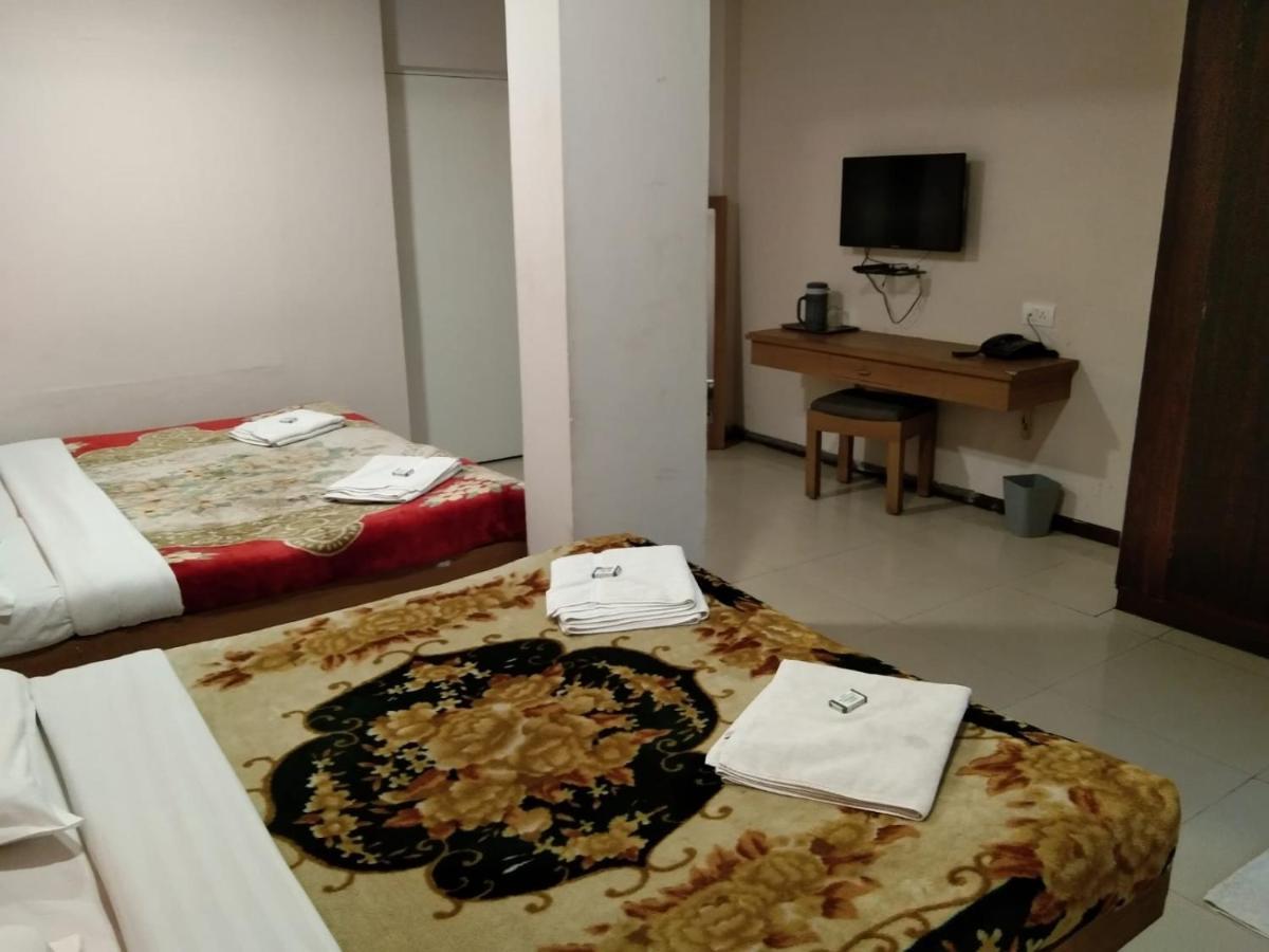 Hotel Preethi Palace Ooty Dış mekan fotoğraf