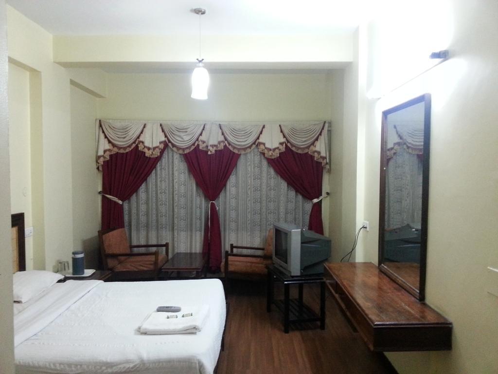 Hotel Preethi Palace Ooty Oda fotoğraf