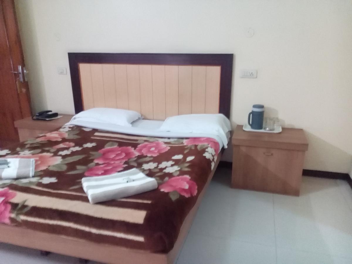 Hotel Preethi Palace Ooty Dış mekan fotoğraf